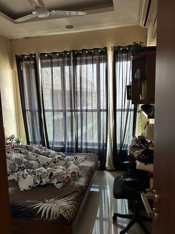 Gym in 2 BHK Apartment at Kalpataru Towers Kandivali, Kandivali West – for Rent