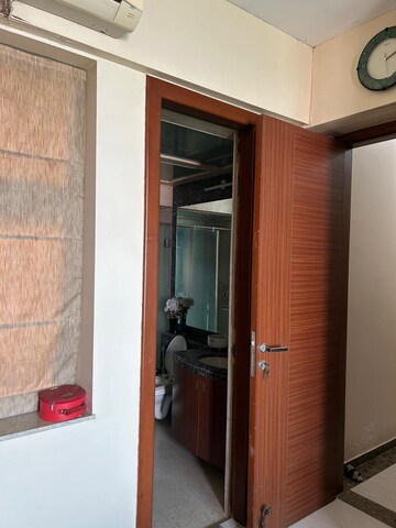 Furnished Amenities in 2 BHK Apartment at Kalpataru Towers Kandivali, Kandivali West – for Rent