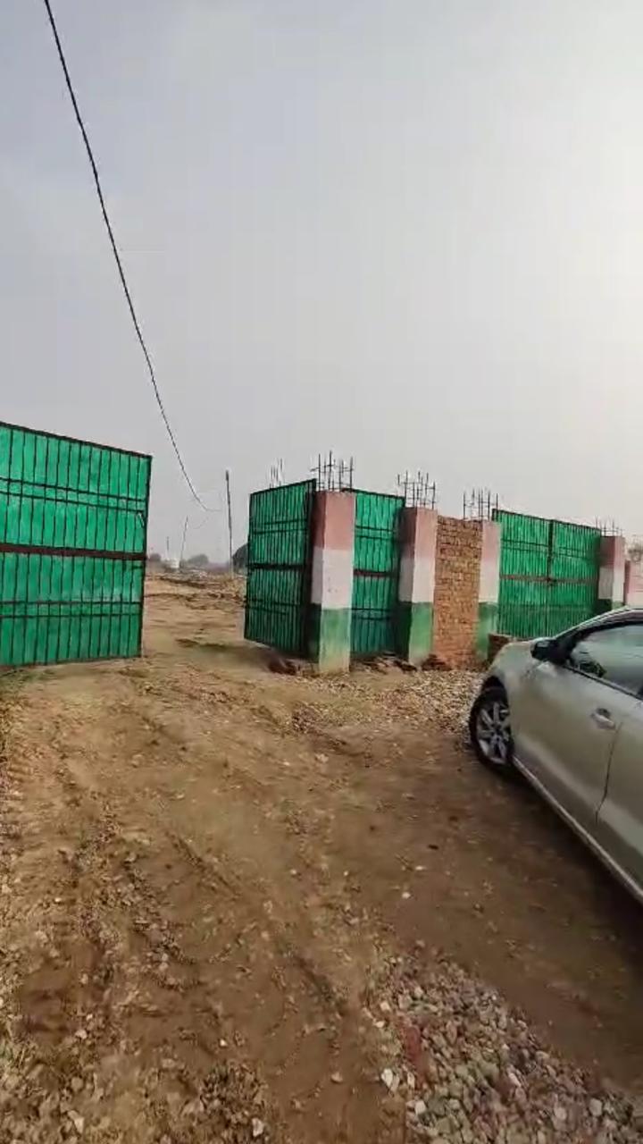 Plot For Sale in Rose Avenue