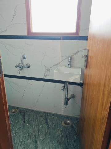 Furnished Amenities in 2 BHK Builder Floor at Saket – for Rent