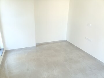Room in 2 BHK Apartment at Sheth Irene, Malad West – for Rent