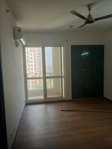 Room in 4 BHK Apartment at The 3C Lotus Panache, Sector 110 – for Rent