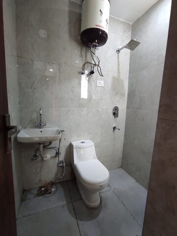 Bathroom in 1 BHK Apartment at Sector 19 – for Rent