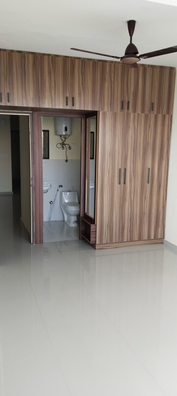 2 BHK Apartment For Rent in Pyramid Heights, Sector 85