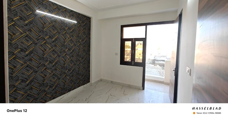 Room, sector 73 2 Bedroom 1000 Sq.Ft. Builder Floor In Sector 73 Noida 8234566