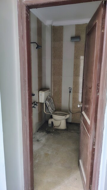 Bathroom in 3 BHK Builder Floor at RWA Apartments Sector 72, Sector 72 – for Rent