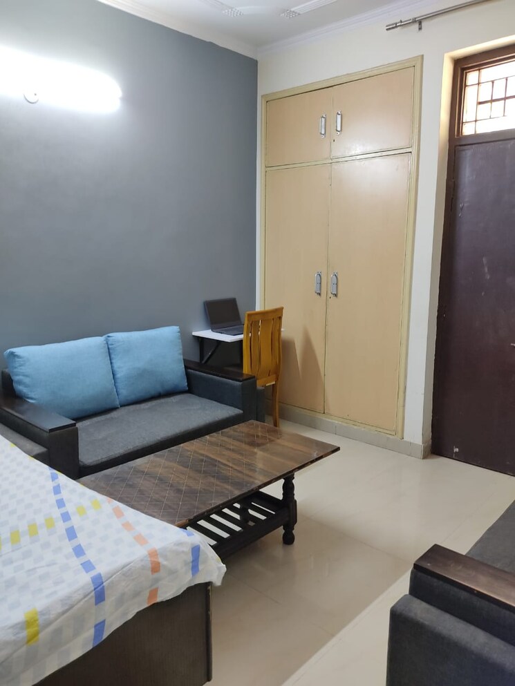 Living Room, unitech-unihomes-phase-i 3 Bedroom 1010 Sq.Ft. Apartment In Sector 117 Noida 8234599