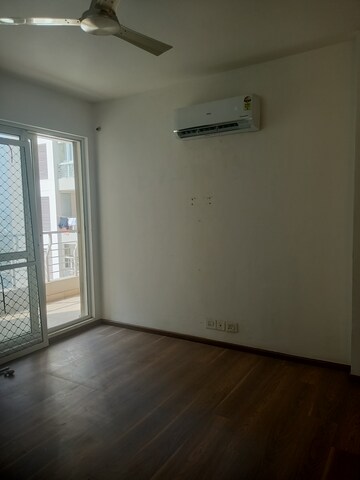 Room in 4 BHK Apartment at 3C Lotus Panache, Sector 110 – for Rent