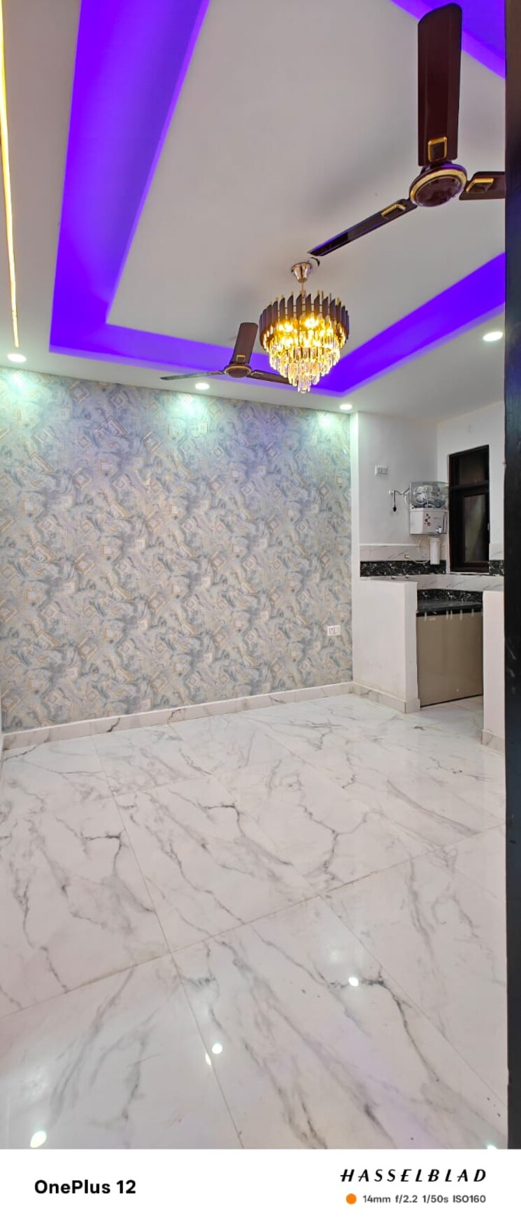 Room, sector 73 2 Bedroom 980 Sq.Ft. Builder Floor In Sector 73 Noida 8234626