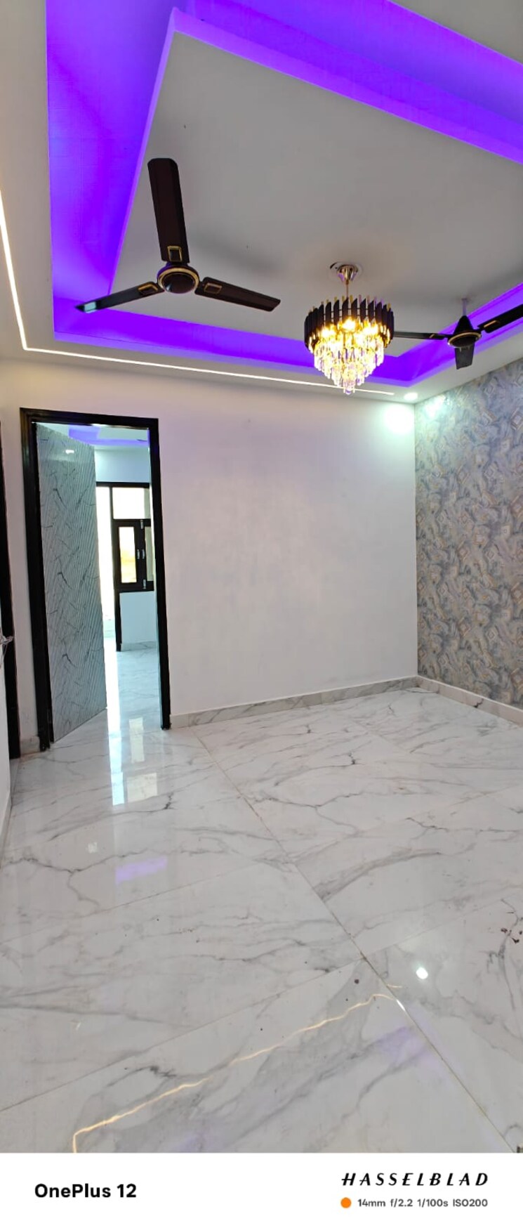 Room, sector 73 2 Bedroom 980 Sq.Ft. Builder Floor In Sector 73 Noida 8234626