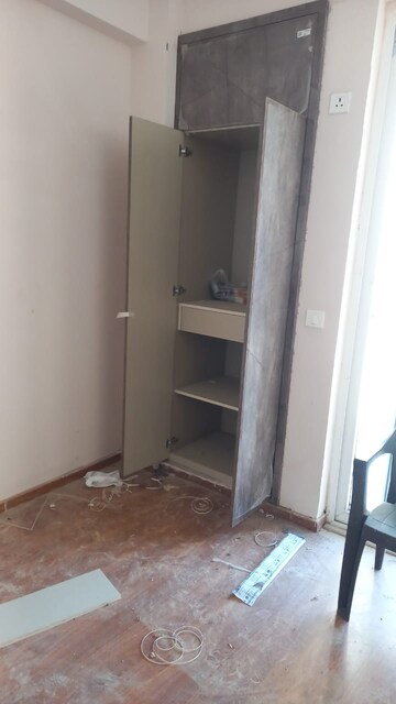 2 BHK Apartment For Rent in Amrapali Golf Homes, Sector 4, Greater Noida