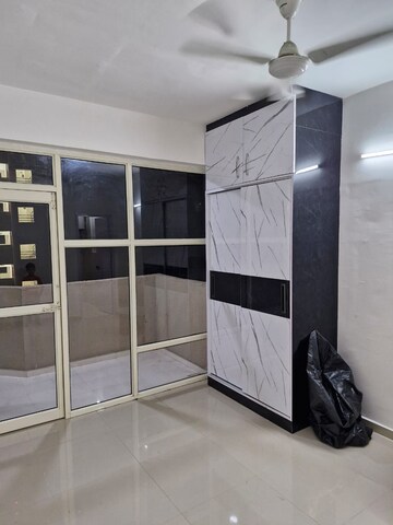 2 BHK Apartment For Rent in Pyramid Elite, Sector 86