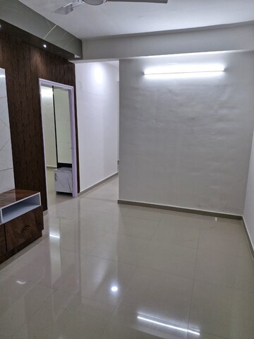 Room in 2 BHK Apartment at Pyramid Elite, Sector 86 – for Rent