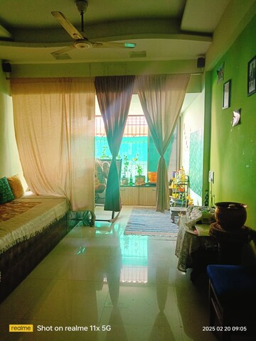 Living Room in 2 BHK Apartment at Thane West – for Rent