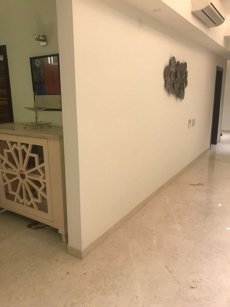 Room, rmz-latitude 4 Bedroom 3870 Sq.Ft. Apartment In Hebbal Bangalore 8234667