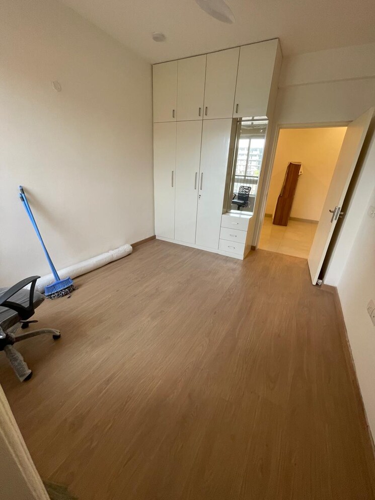 Room, emaar-palm-gardens 3 Bedroom 1900 Sq.Ft. Apartment In Sector 83 Gurgaon 8234702