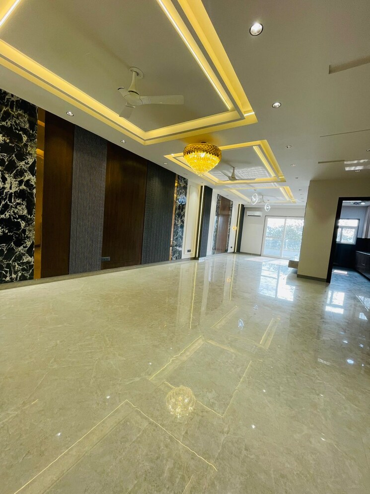  Parking, the-images-floors 3 Bedroom 2000 Sq.Ft. Builder Floor In Sector 51 Gurgaon 8234784