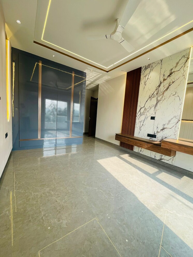 Room, the-images-floors 3 Bedroom 2000 Sq.Ft. Builder Floor In Sector 51 Gurgaon 8234784