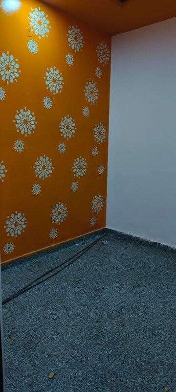 Room in 2 BHK Independent House at Sector 52 – for Sale