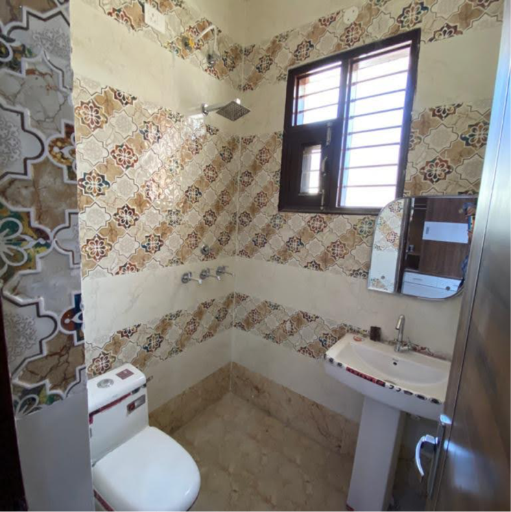 Bathroom, ambala highway 3.5 Bedroom 135 Sq.Yd. Independent House In Ambala Highway Zirakpur 8234814