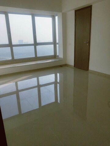 Room in 2 BHK Apartment at DB Orchid Woods, Goregaon East – for Rent
