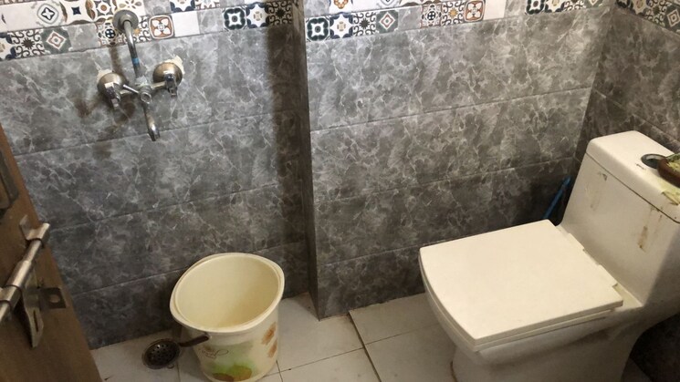 Bathroom, sector 40 2 Bedroom 3000 Sq.Ft. Builder Floor In Sector 40 Gurgaon 8234824