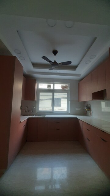 Building Lobby in 4 BHK Builder Floor at Hari Nagar – for Sale