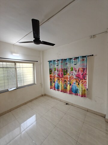 Room in 2 BHK Apartment at Sneha Vrinda Apartment, Bavdhan – for Rent