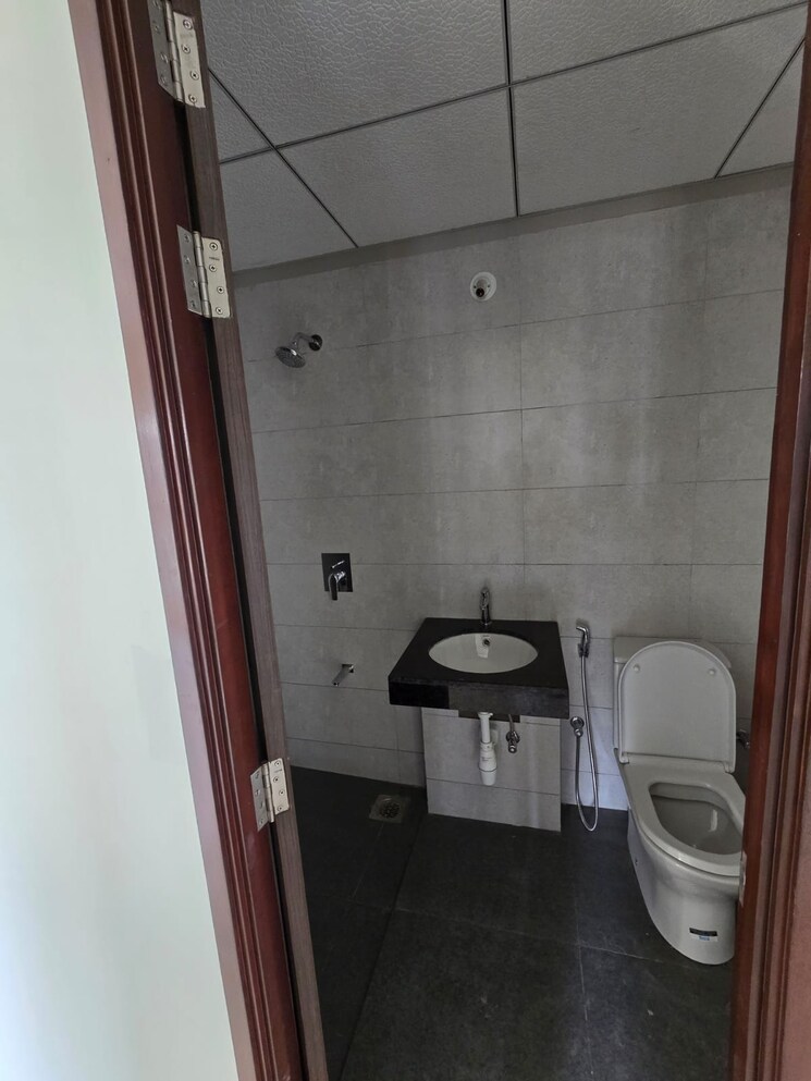 Bathroom, kalpataru-paramount 2 Bedroom 527 Sq.Ft. Apartment In Kapur Bawdi Thane 8235270