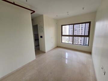 Room in 2 BHK Apartment at Kalpataru Paramount, Kapur Bawdi – for Sale