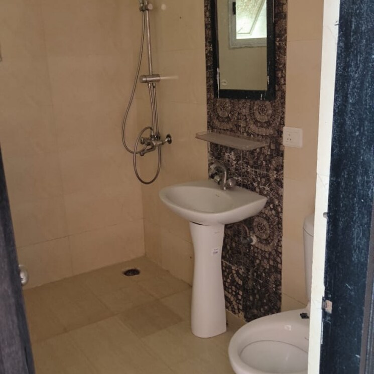 Bathroom, prateek-wisteria 3 Bedroom 1560 Sq.Ft. Apartment In Sector 77 Noida 8235203