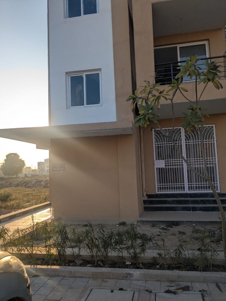 Balcony, bptp-park-floors-i 4 Bedroom 1510 Sq.Ft. Builder Floor In Sector 77 Faridabad 8235269
