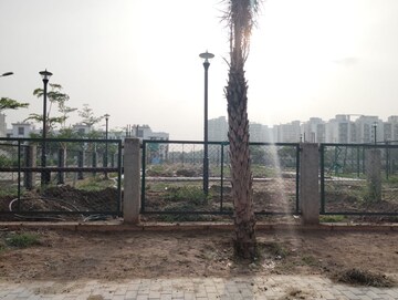 Master Bedroom in 4 BHK Builder Floor at Bptp Park Floors I, Sector 77 – for Sale