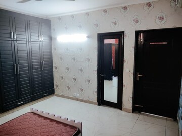 Room in 3 BHK Apartment at Amrapali Platinum, Sector 119 – for Sale