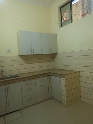 Kitchen in 2 BHK Builder Floor at Sector 40 – for Rent