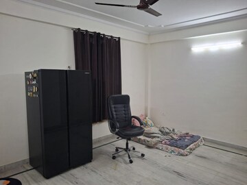 Living Room in 2 BHK Apartment at Sector 52 – for Rent