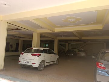 Parking in 2 BHK Builder Floor at Sector 40 – for Rent