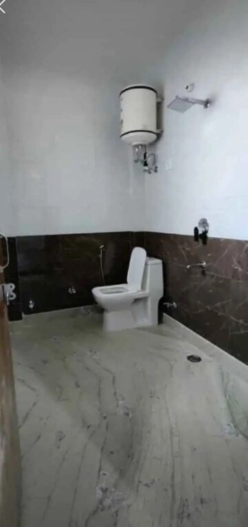 Master Bedroom in 2 BHK Builder Floor at Ansal Sushant Lok I, Sector 43 – for Rent