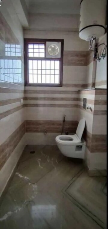 Bathroom in 2 BHK Builder Floor at Ansal Sushant Lok I, Sector 43 – for Rent