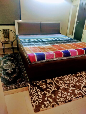 Bedroom in 2 BHK Builder Floor at Suncity Heights, Sector 54 – for Rent