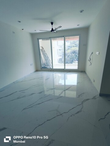 Room in 3 BHK Apartment at Joy Legend, Khar West – for Sale
