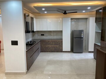 Room in 3 BHK Builder Floor at Ansal Sushant Lok I, Sector 43 – for Rent