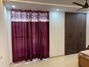 Building Lobby in 3 BHK Builder Floor at Ansal Sushant Lok I, Sector 43 – for Rent