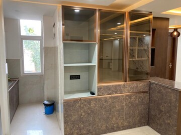 Room in 3 BHK Builder Floor at Ansal Sushant Lok I, Sector 43 – for Rent