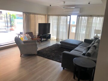 Living Room in 3 BHK Apartment at Sudhama Niwas, Khar West – for Sale