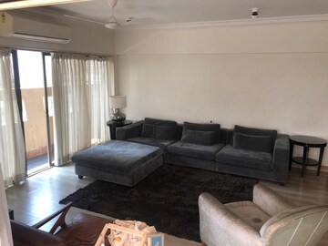 Living Room in 3 BHK Apartment at Sudhama Niwas, Khar West – for Sale