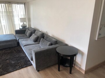 Team Area in 3 BHK Apartment at Sudhama Niwas, Khar West – for Sale