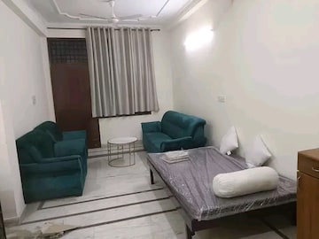 Living Room in 2 BHK Builder Floor at Super Mart 1, Sector 27 – for Rent
