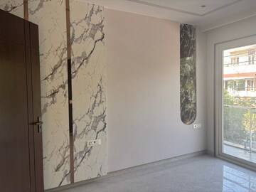 Bedroom in 3 BHK Builder Floor at Dlf Phase I – for Sale
