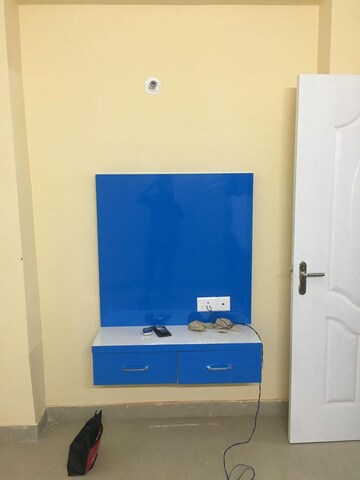 Furnished Amenities in 2 BHK Apartment at Shree Vardhman Mantra, Sector 67 – for Rent